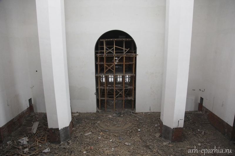 Полностью открылось грандиозное внутреннее пространство Михаило-Архангельского собора 