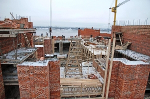 Строители продолжают работы на третьем уровне Михаило-Архангельского собора