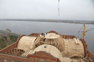 Завершаются работы по опалубке перекрытия сводов Михаило-Архангельского кафедрального собора