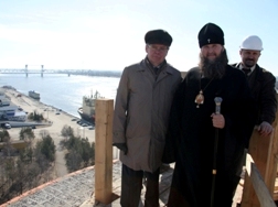 Митрополит Даниил посетил строящийся Михаило-Архангельский собор