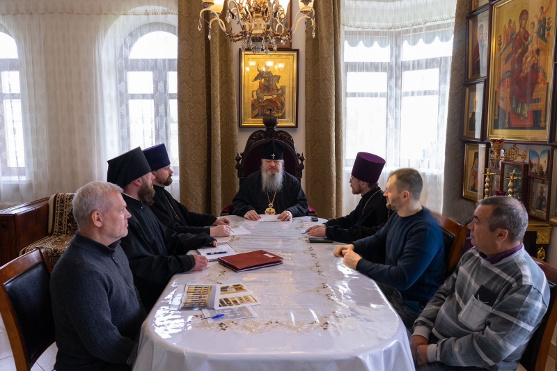 Благоукрашение Михаило-Архангельского собора обсудили на совещании под председательством митрополита Корнилия