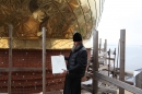 Строители облицевали мрамором почти половину Михаило-Архангельского собора 