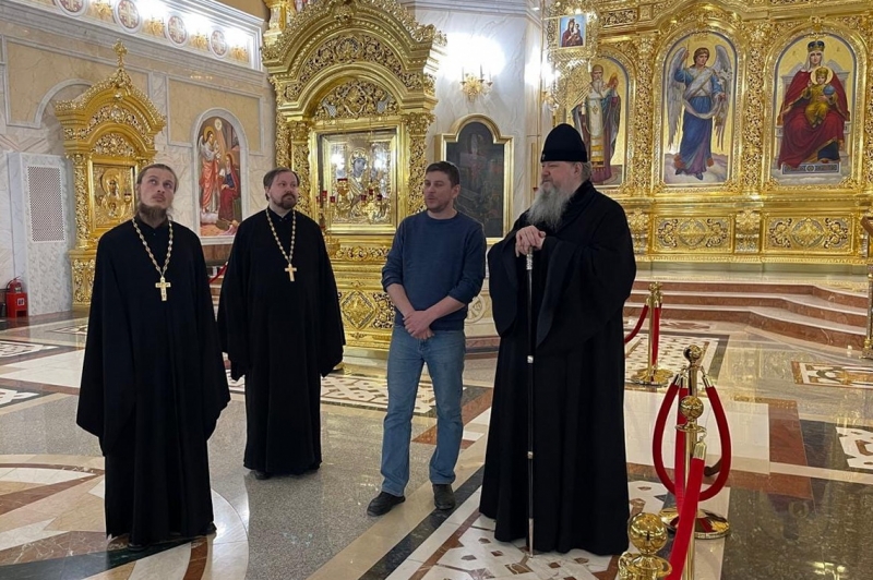 Митрополит Корнилий возглавил встречу по вопросам художественного оформления Михаило-Архангельского кафедрального собора Митрополит Корнилий возглавил встречу по вопросам художественного оформления Михаило-Архангельского кафедрального собора
