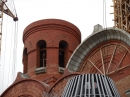На строящийся Михаило-Архангельский собор установили колокола