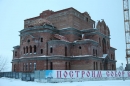 Строители возводят своды центральной части Михаило-Архангельского кафедрального собора