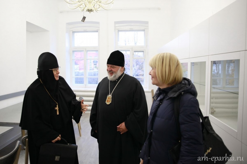 Епископ Кронштадтский Назарий посетил новую православную школу в Архангельске