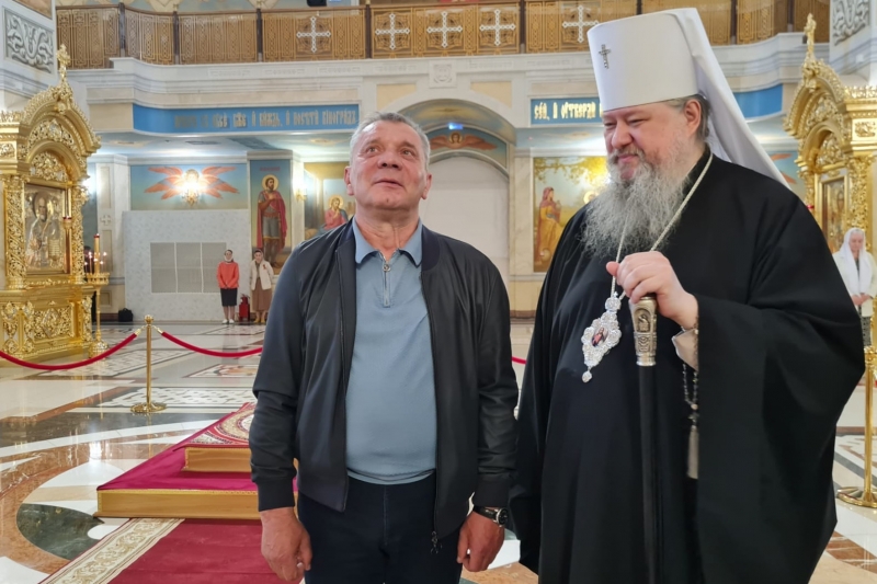 Митрополит Корнилий встретился с сенатором Юрием Борисовым в Михаило-Архангельском кафедральном соборе Митрополит Корнилий встретился с сенатором Юрием Борисовым в Михаило-Архангельском кафедральном соборе